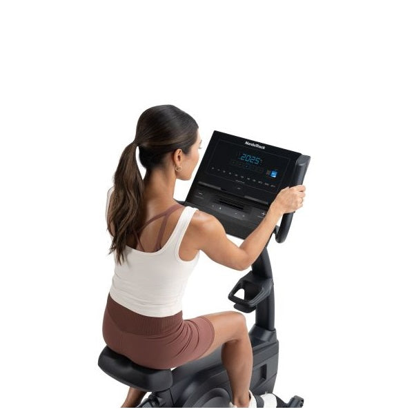 GX LE Upright Bike